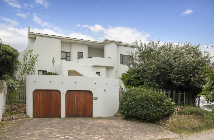 6 Bedroom Property for Sale in West Beach Eastern Cape